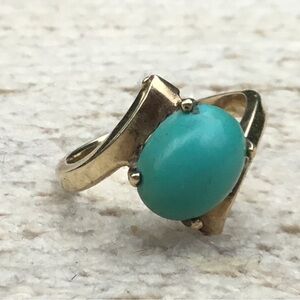 Vintage 10kt yellow gold turquoise ring